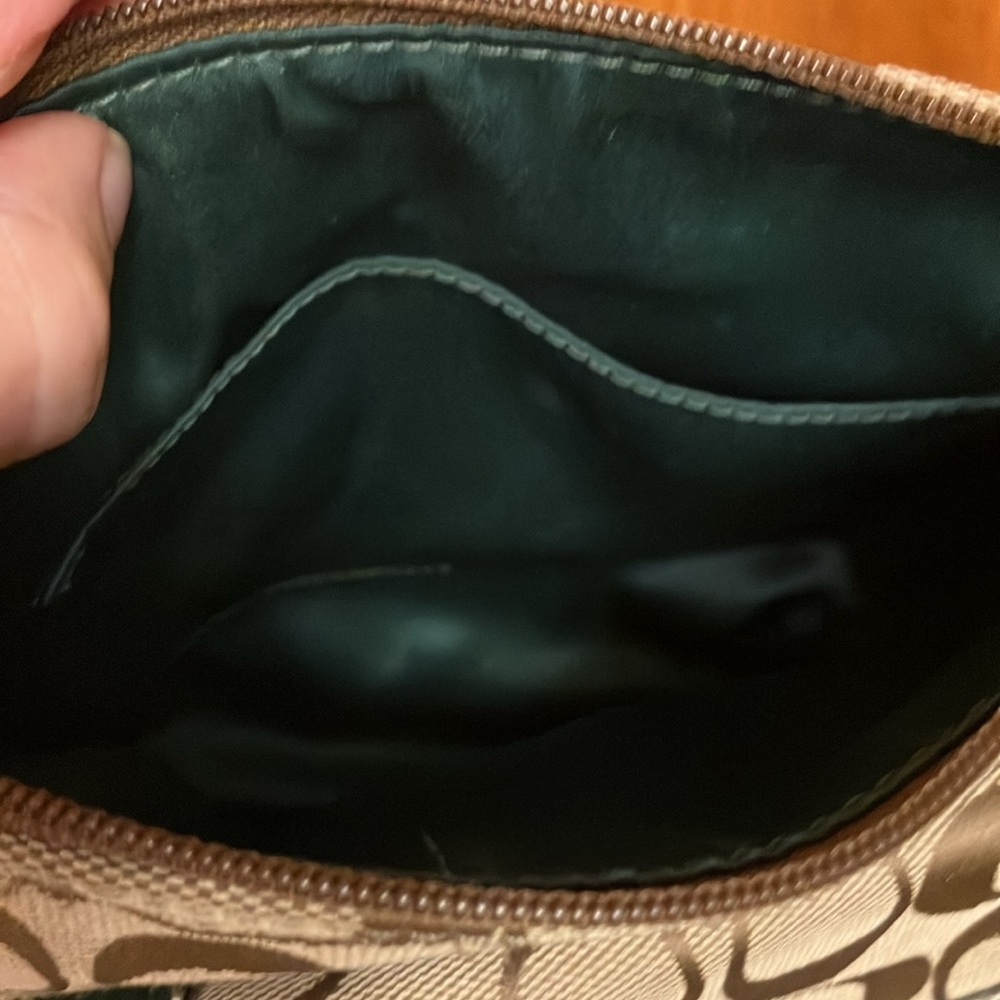 COACH. CROSSBODY WITH GREEN PATENT LEATHER TRIM. NO HANGTAG. SILVER TRIM. EUC - Picture 7 of 13